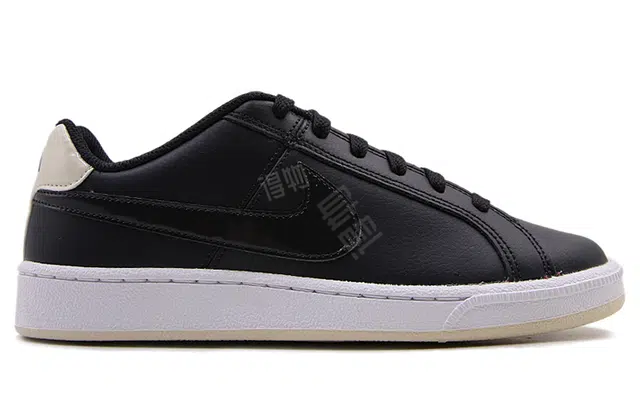 Nike Court Royale