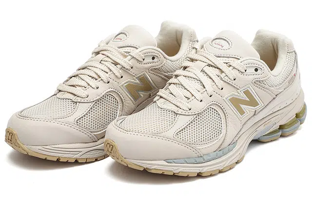 New Balance NB 2002R