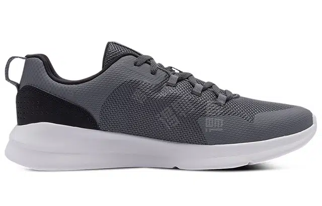Under Armour Essential-