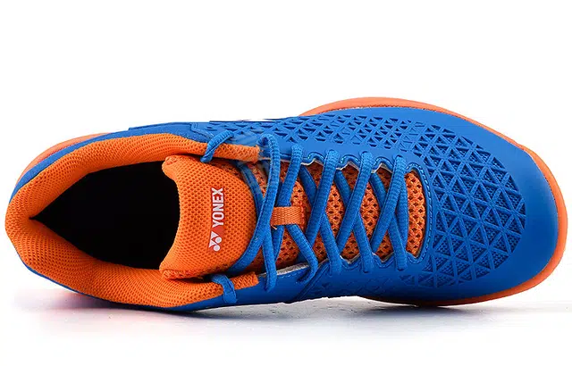 YONEX
