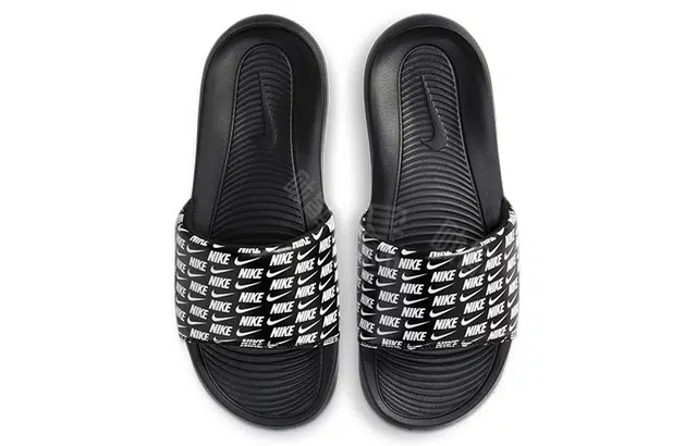 Nike Victori One Slide Print logo