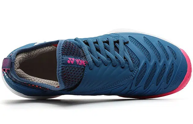 YONEX
