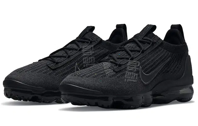 Nike Vapormax triple black