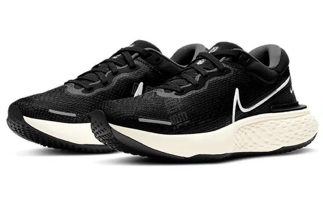 Nike Invincible Run 1 flyknit