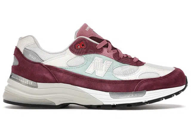 KITH x New Balance NB 992 Kithmas
