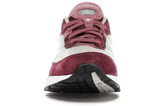 KITH x New Balance NB 992 Kithmas