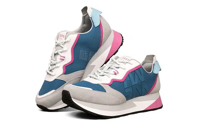 Skechers