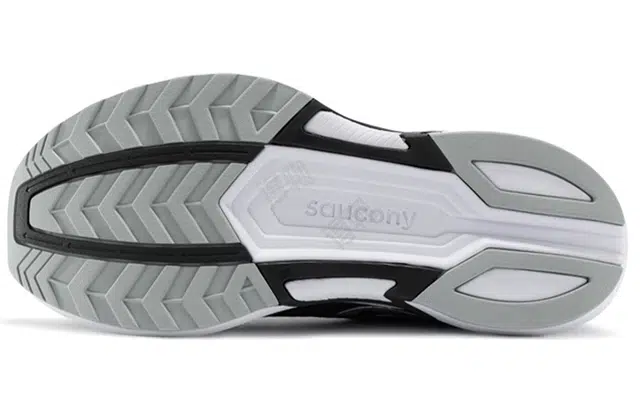Saucony Axon