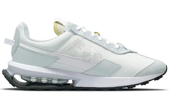 Nike Air Max Pre-Day summit white