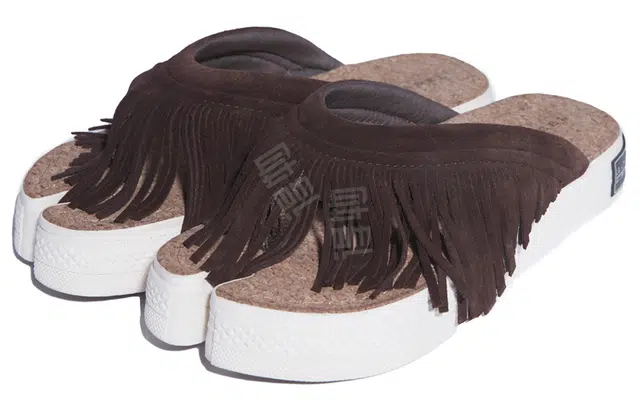 xVESSEL Tassel Toe Slides