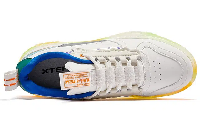 特步 防滑耐磨 低帮 板鞋 男款 米绿