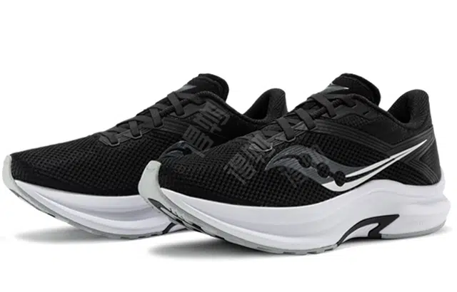 Saucony Axon