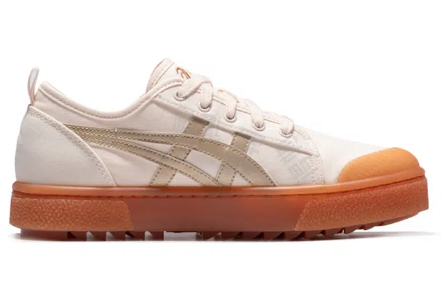 Asics Court Trail