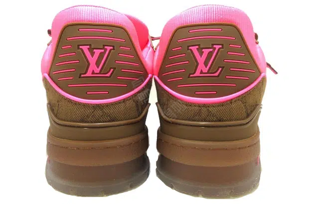 LOUIS VUITTON Trainer logo