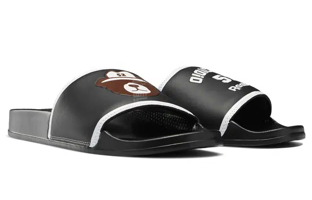 OIOI x Reebok classic slide