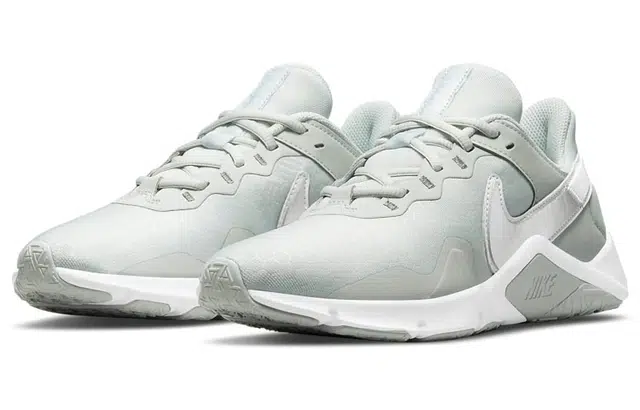 Nike Legend Essential 2