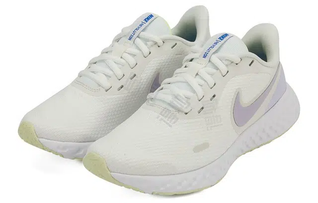 Nike REVOLUTION 5