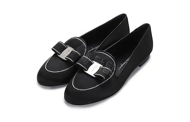FERRAGAMO Vara Bow