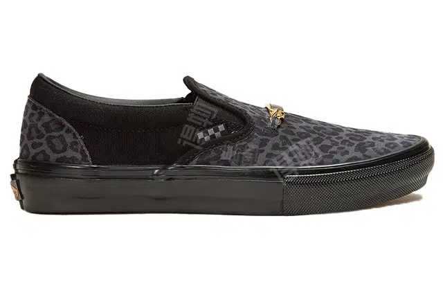 Cher Strauberry x Vans slip-on Skate