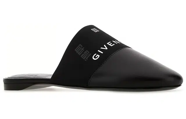 GIVENCHY