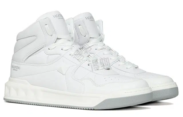 Valentino One Stud