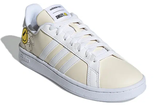 SMILEY x adidas neo GRAND COURT