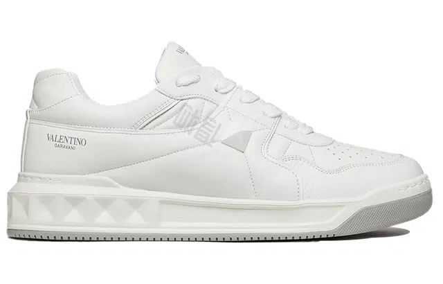 Valentino One Stud