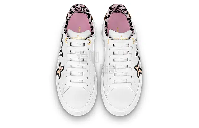 LOUIS VUITTON Time Out logo