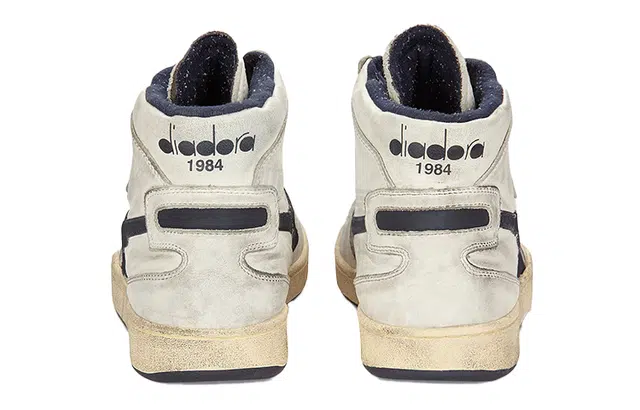 diadora