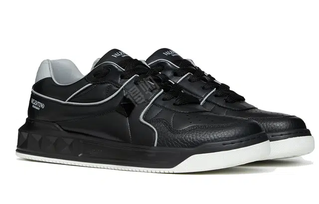 Valentino One StudGARAVANI