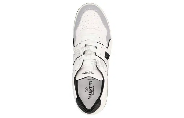 Valentino One StudGARAVANI