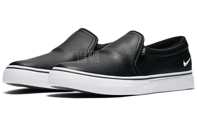 Nike Court Royale AC Slip-On