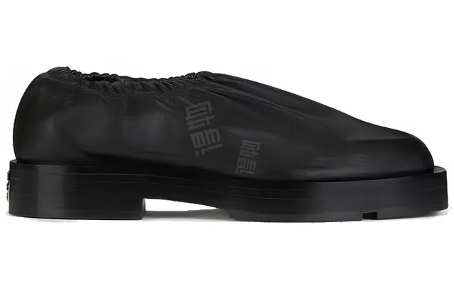 GIVENCHY