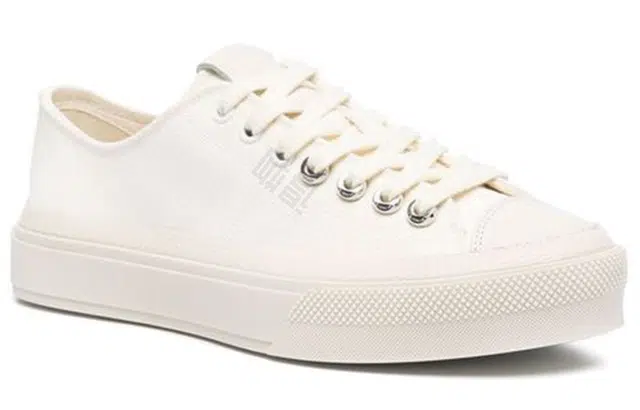 GIVENCHY