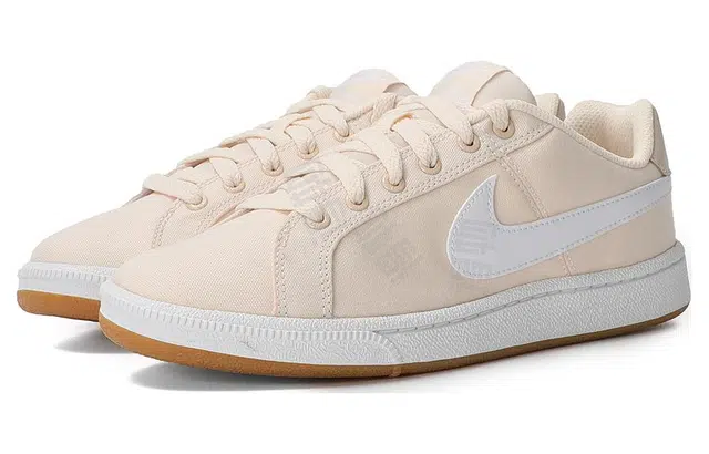 Nike Court Royale