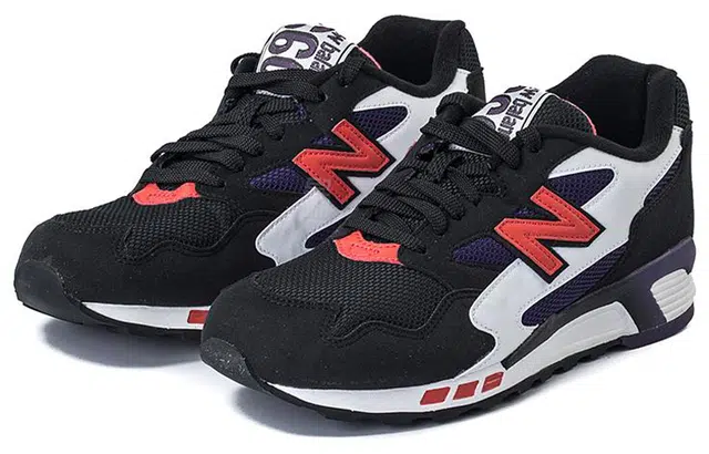 New Balance 660