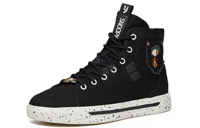 SNOOPY x Anta
