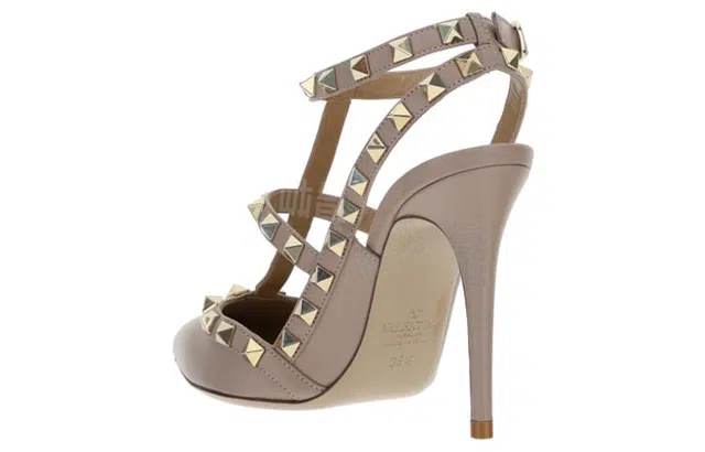 Valentino Rockstud