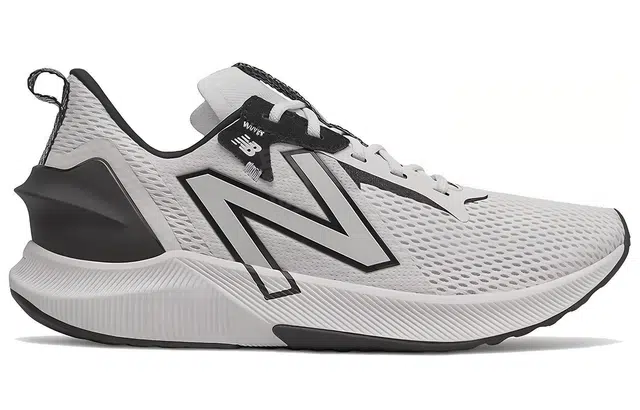 New Balance FuelCell Propel RMX v2