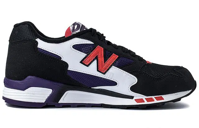 New Balance 660