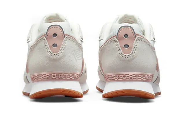 Nike Venture Runner wide