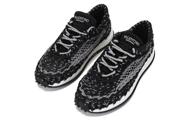 Valentino Crochet