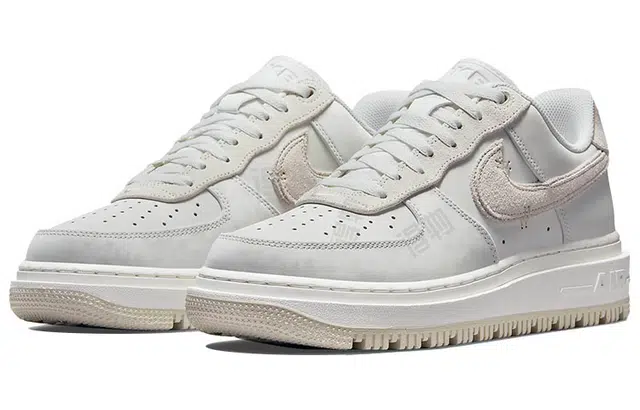 Nike Air Force 1 Low summit white