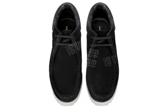 LOUIS VUITTON Mods