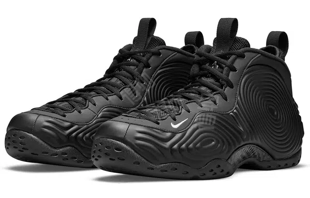 COMME DES GARCONS SHIRT x Nike Foamposite One sp