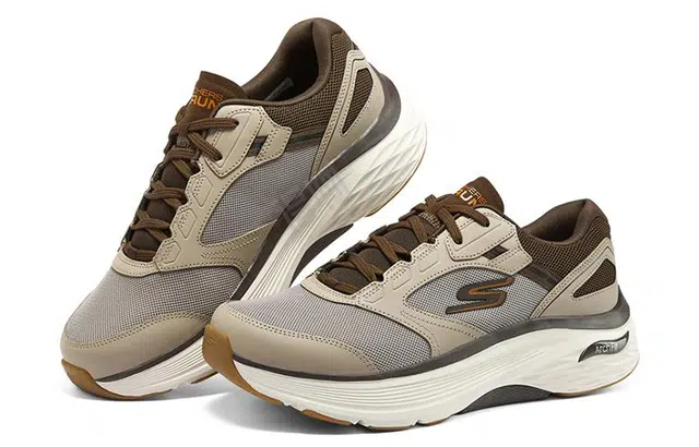 Skechers Max Cushioning Arch Fit
