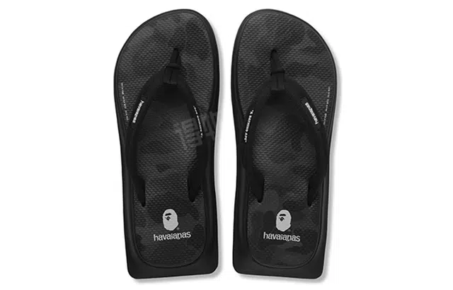 Havaianas x A BATHING APE Logo