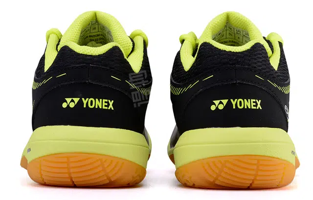 YONEX