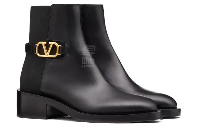 Valentino VLogo Signature