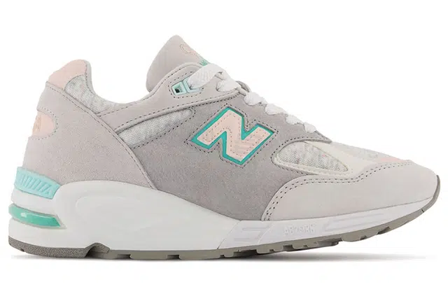 New Balance NB 990 V2